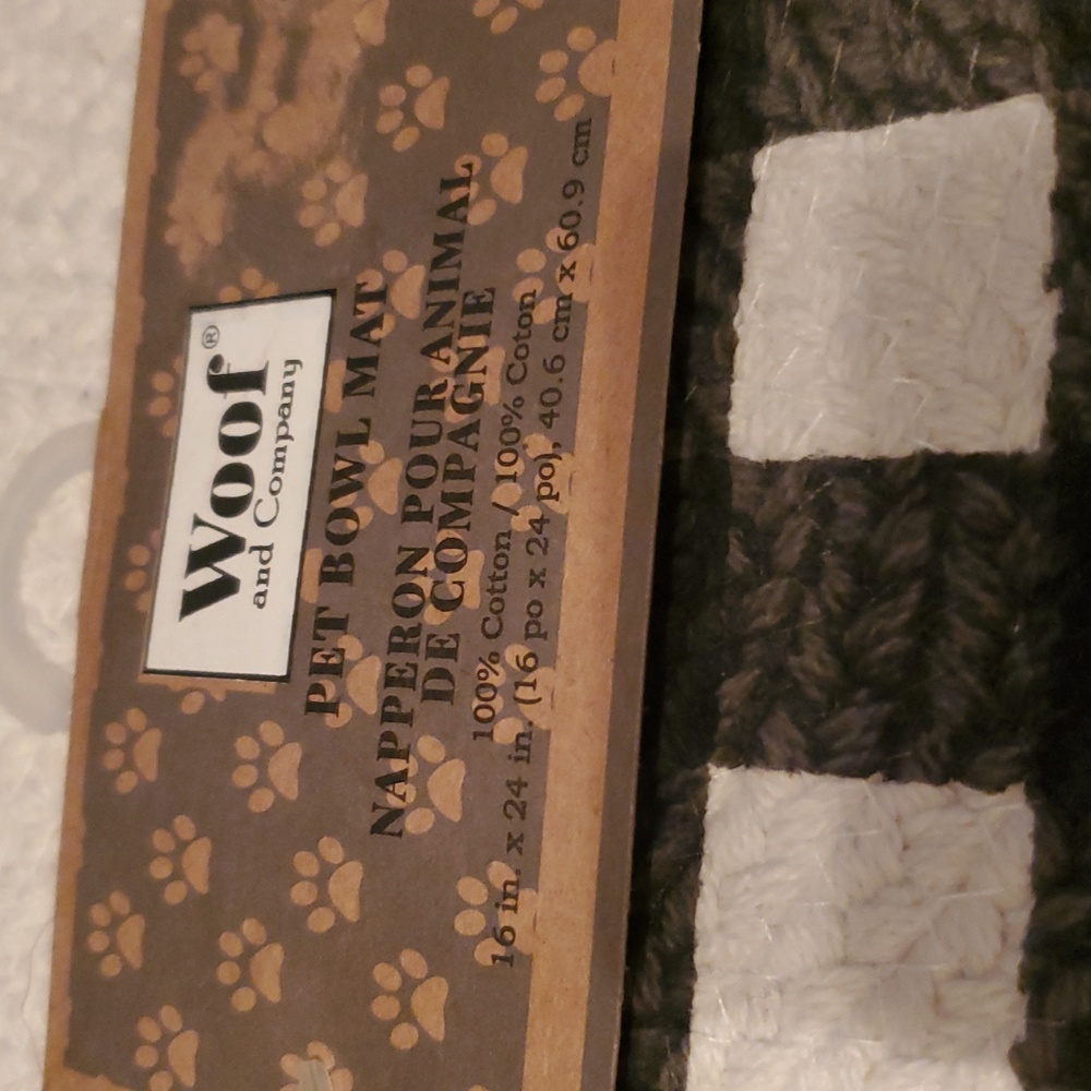 Woof And Company Dog Mat Black White Checkered Pet Bowl Bone Dinner Mat New - Picture 6 of 8